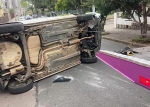 Leia mais sobre o artigo Guincho para Carro Capotado na Zona Sul: Atendimento Especializado e Seguro